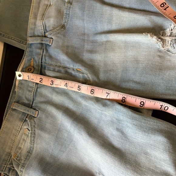 Hollister Light Wash Ripped Low Rise Super Skinny Jeans - Picture 11 of 12